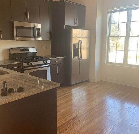2nd image of 38 Bloomfield Ave