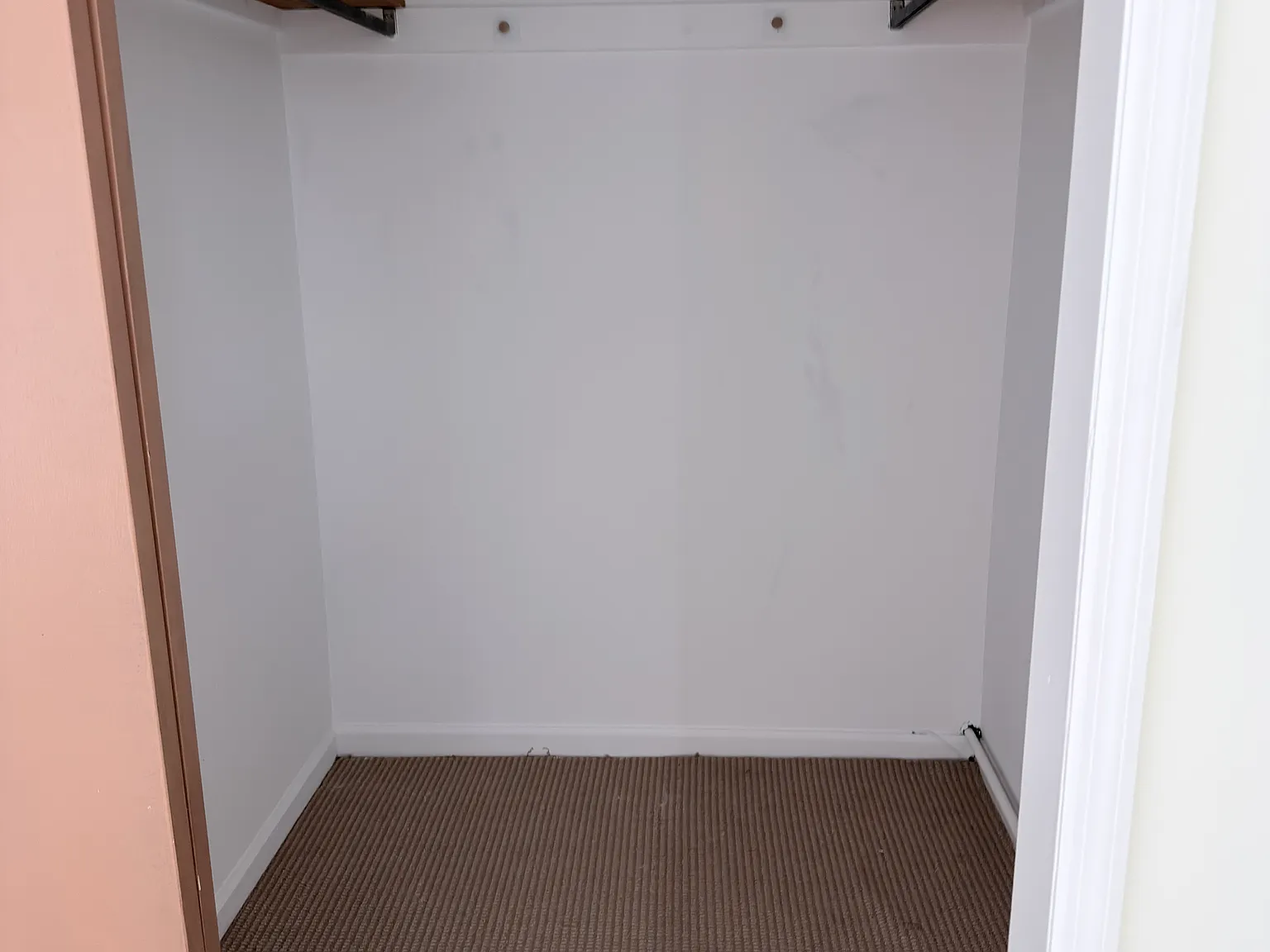1 bed, 1560 sqft, $1,100 — Photo 3
