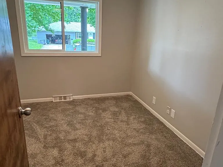 20 Rodrick Dr — Photo 10