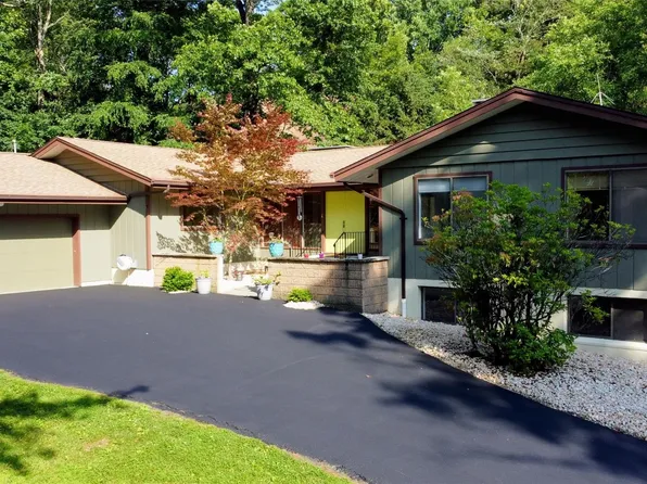 2 Innsbruck Boulevard, Hopewell Junction, NY 12533