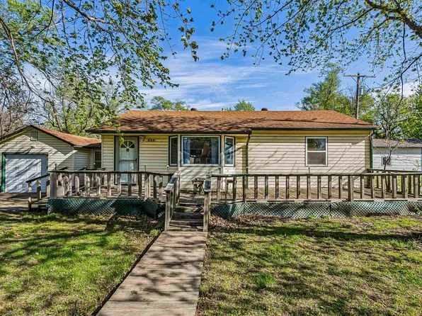 808 E North St, Towanda, KS 67144