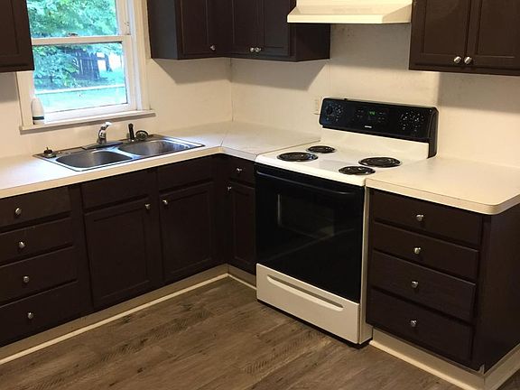 3rd image of 712 W Quitman Ave