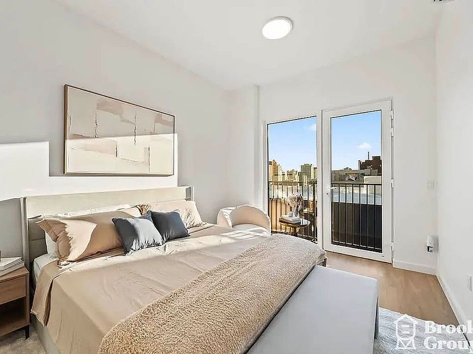 1st image of 556 Baltic St #1005