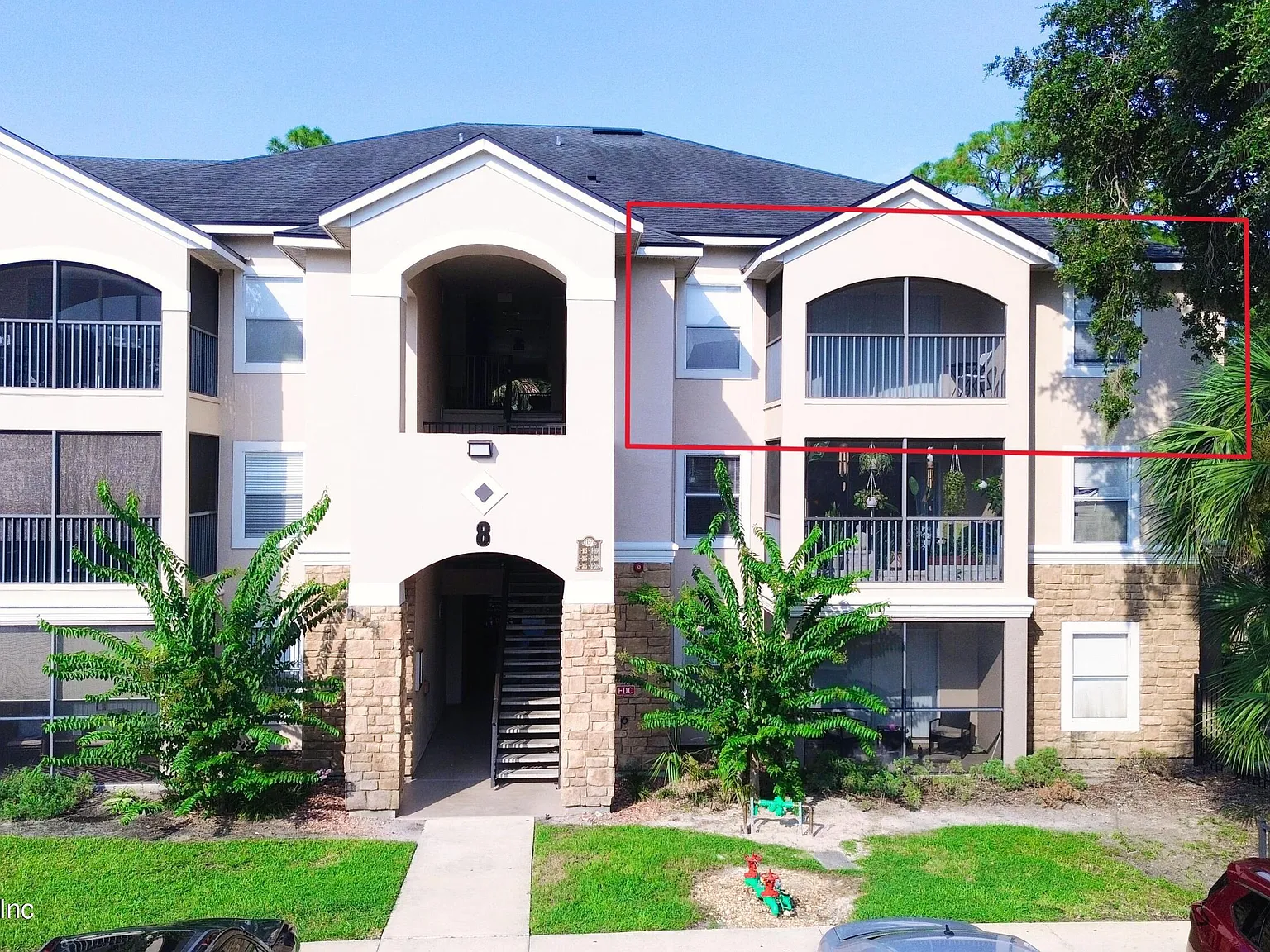 3 bed, 2.0 bath, 1162 sqft, $2,000 — Photo 1