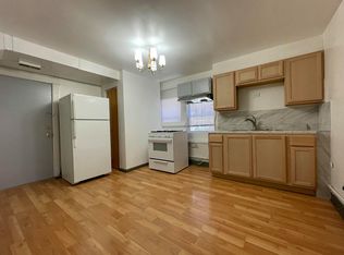 906 W 35th Pl, Chicago, IL 60609