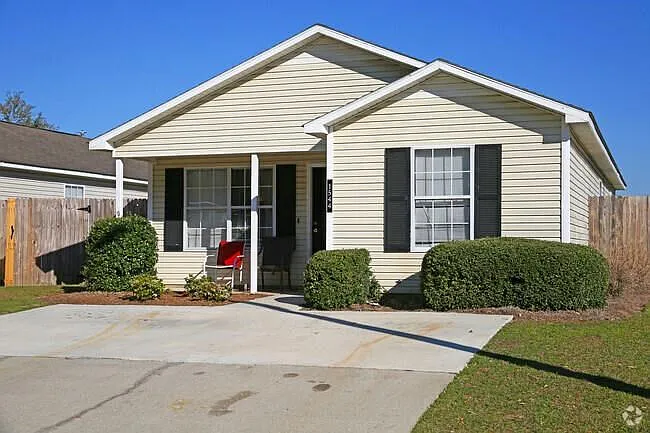 West Towne Cottages — Photo 22