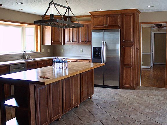 4th image of 55 Benton Rd