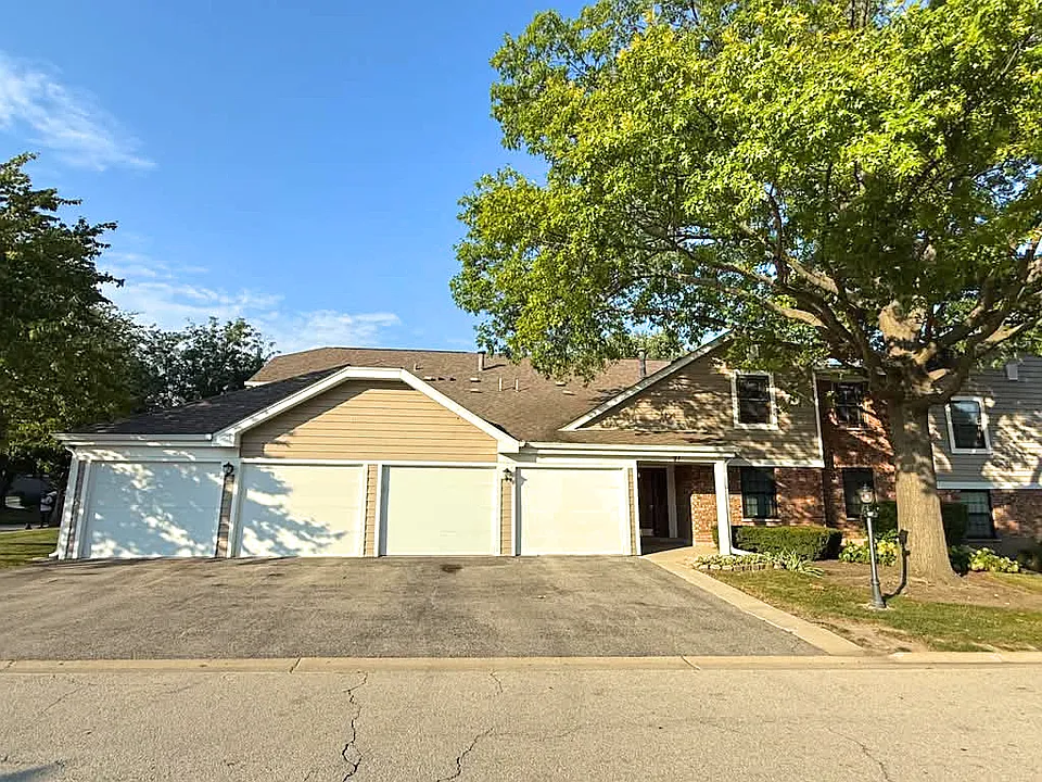 97 Burr Oak Ln #A2