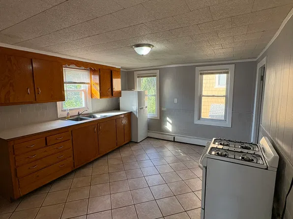 215 Power St Floor 2, Providence, RI 02906