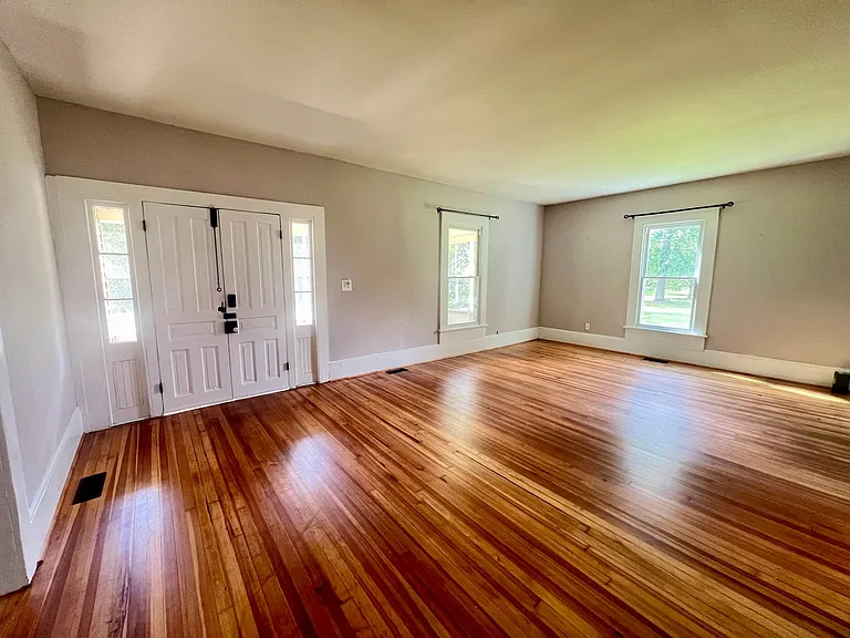 4129 Baskerville Rd — Photo 3