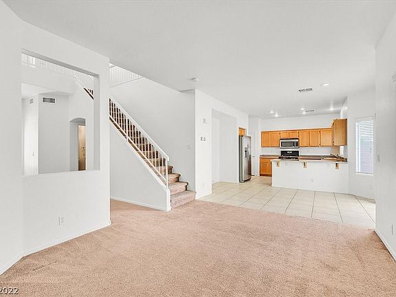 5th image of 1035 Park Bridge Ave