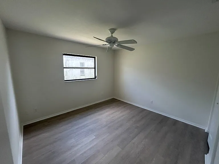 2093 Rio De Janeiro Ave — Photo 8
