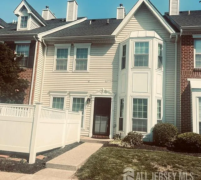15 Goodwin Dr — Photo 2