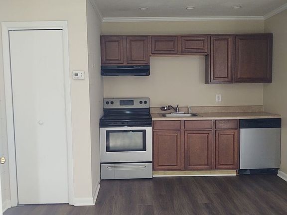 5th image of 2241 W Pensacola St APT 22