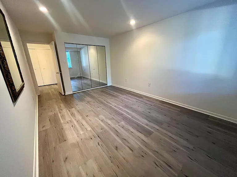 1637 Oakwood Dr #S113 — Photo 14