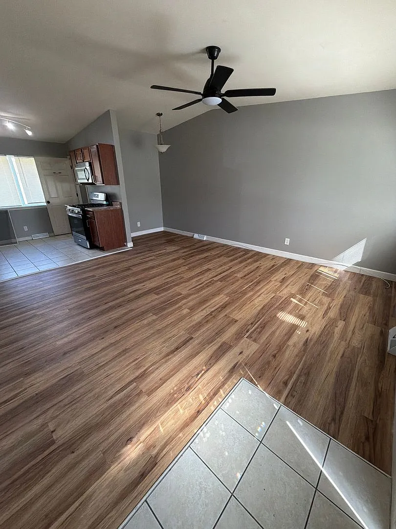 Charming 3-bedroom, 1-bath — Photo 2