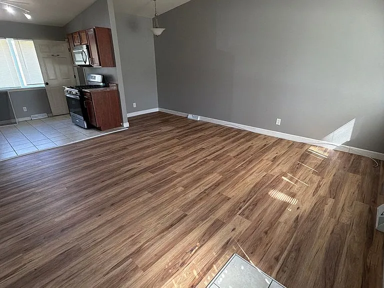 9723 Portage Dr — Photo 2
