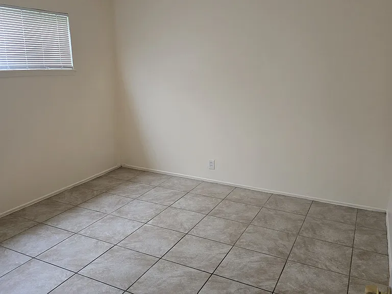 2-6010 Martin Luther King Jr Blvd — Photo 5