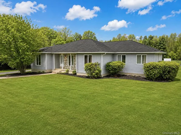 354 Petticoat Lane, Bloomingburg, NY 12721