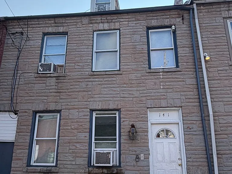 141 S Prince St — Photo 12