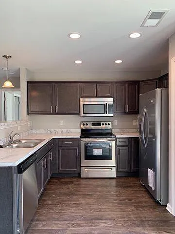 8104 Driftwood Loop — Photo 7
