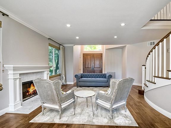 4th image of 4974 Caminito Ct