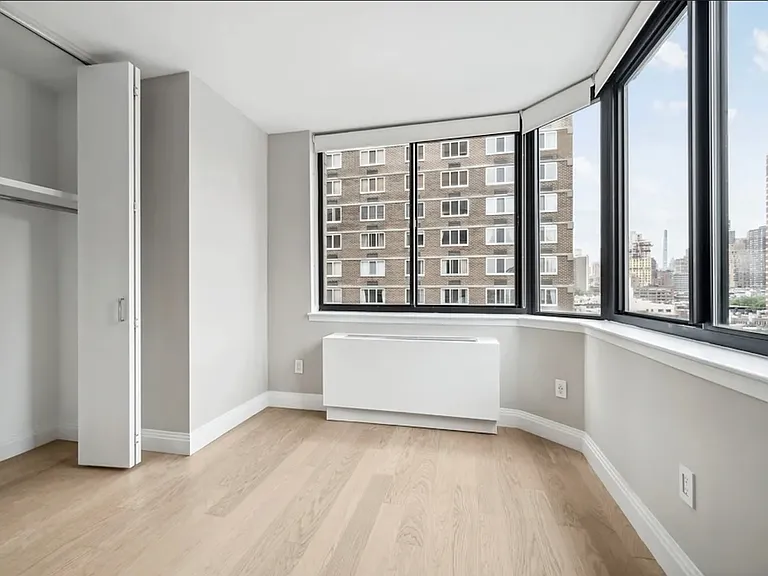 345 E 94th St #8E — Photo 9