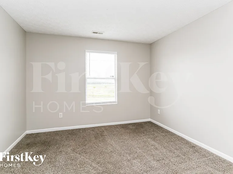 7399 Kenrich Dr — Photo 13