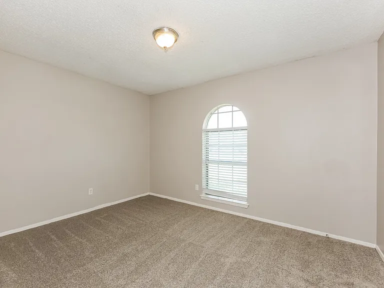 7517 Marlinda Cir — Photo 13