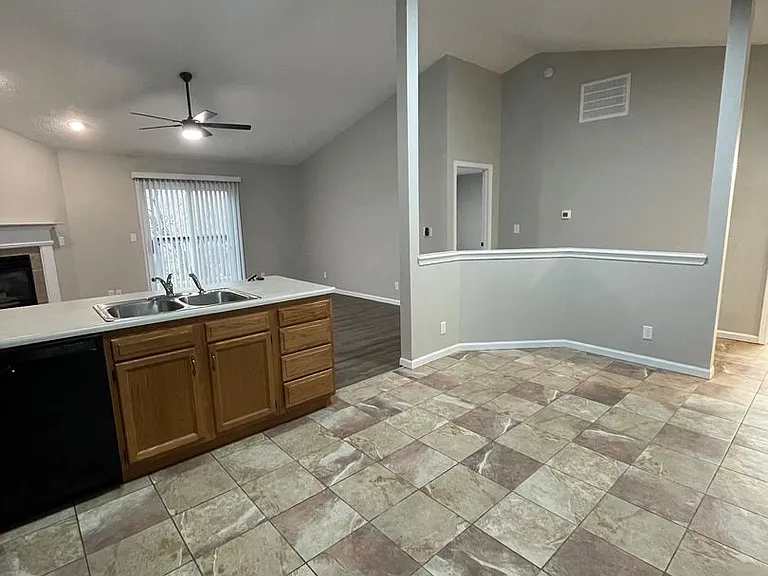 3624-3626 Thornhill Circle W-TBROS — Photo 3