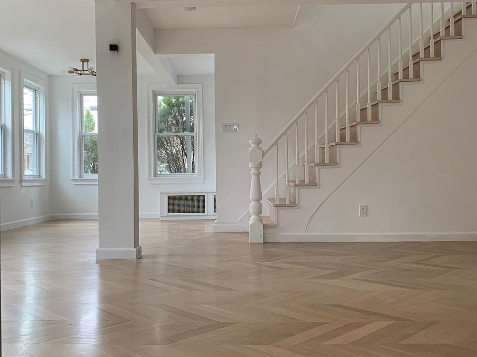 1st image of 1560 200th St #1