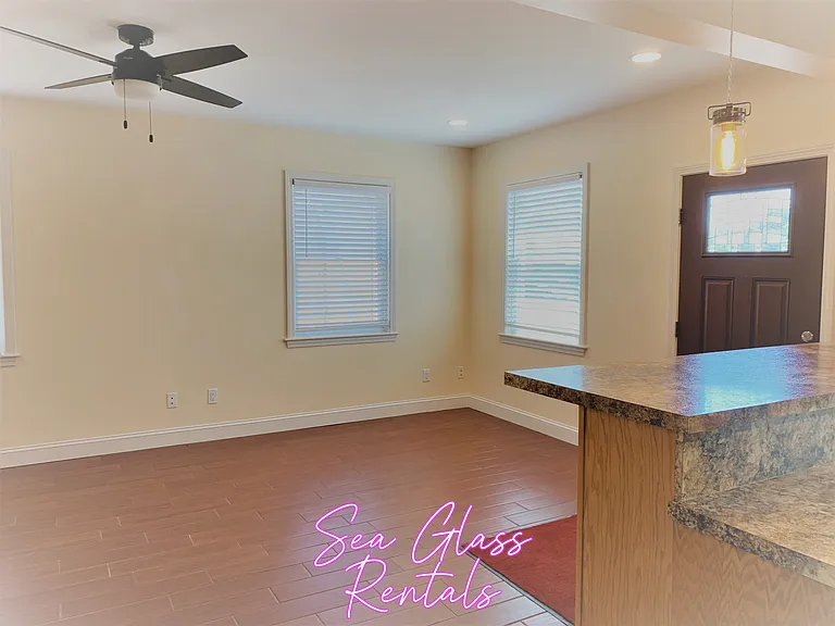 81 Floral St #2 — Photo 8