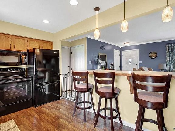 Covenient snack bar area