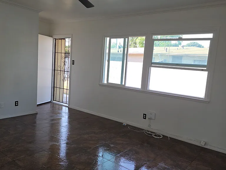 4326 Cypress Ave — Photo 6