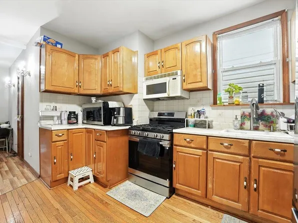 175 Van Winkle Avenue image 4 of 14