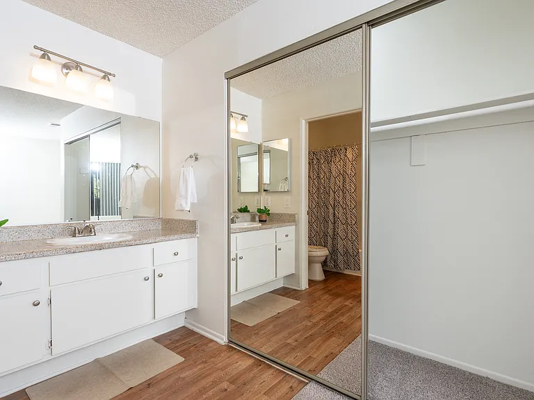 Woodbend Apartments — Photo 75