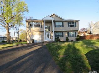 1441 Illinois Ave, Bay Shore, NY 11706