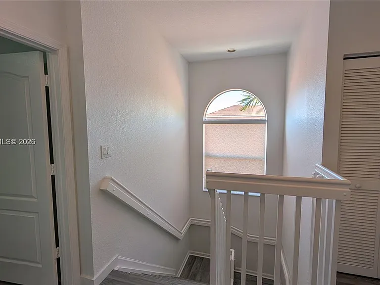 2151 NE 37th Ter — Photo 38