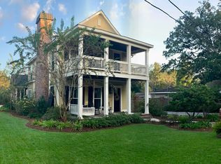 520 Ward Ave, Ocean Springs, MS 39564
