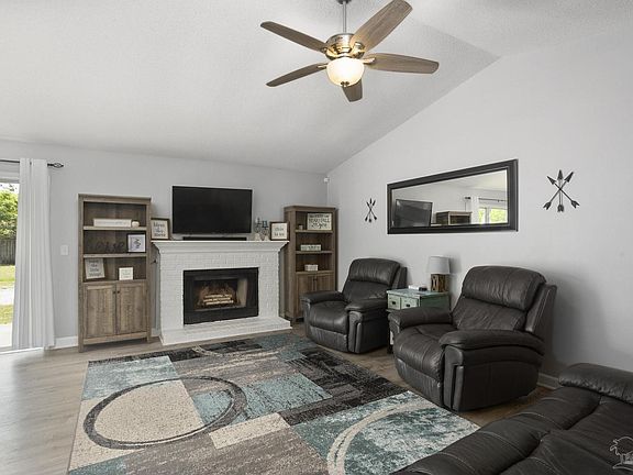 5th image of 337 Michael Ct