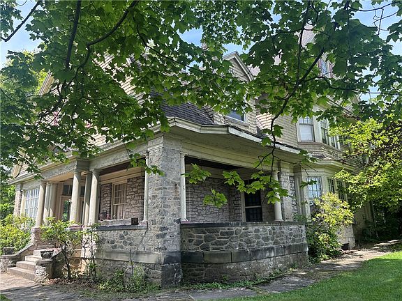 3rd image of 1126 High St