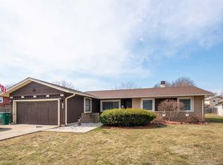 1386 Somerset Ln, Elk Grove Village, IL 60007