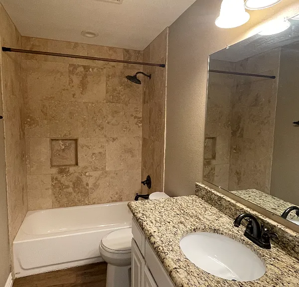408 W Johnson St — Photo 6