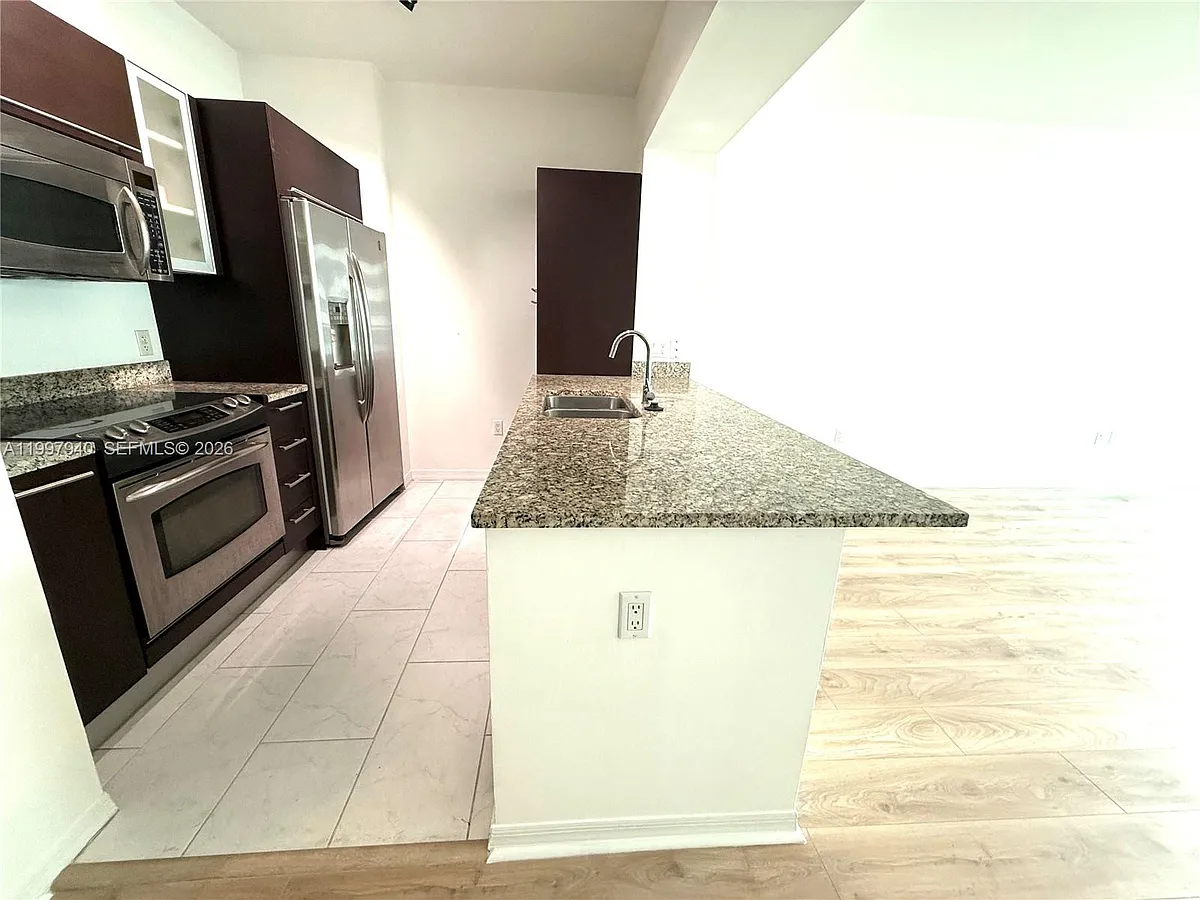 Building Photo - 951 Brickell Ave #1103