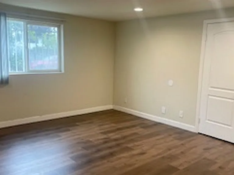 2436 Barry Ave #1 — Photo 3