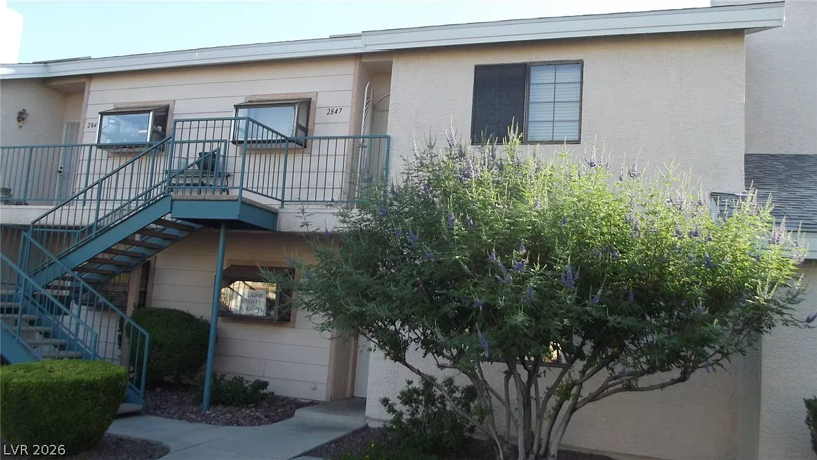 2 bed, 2.0 bath, 1004 sqft, $1,395 — Photo 1