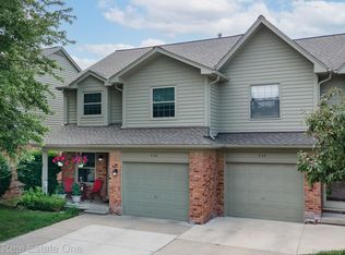 438 Oakgrove Ct, Clawson, MI 48017