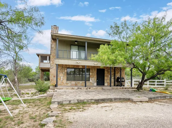 106 Herrmann Dr, Del Rio, TX 78840
