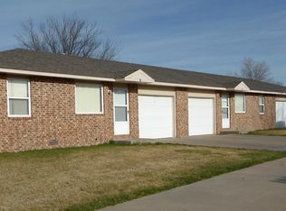1709 E Maggie St, Garden City, KS 67846
