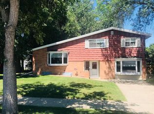 1012 18th St W, Williston, ND 58801